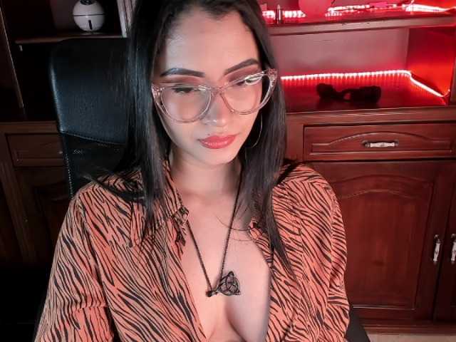 Live sex webcam photo for PaulinaBelush #277780533