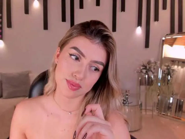 Live sex webcam photo for PaulinaSantos1 #290181403