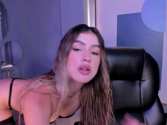 Live sex webcam photo for PaulinaSantos1 #290788448