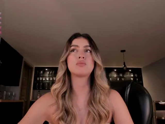 Live sex webcam photo for PaulinaSantos1 #291010923
