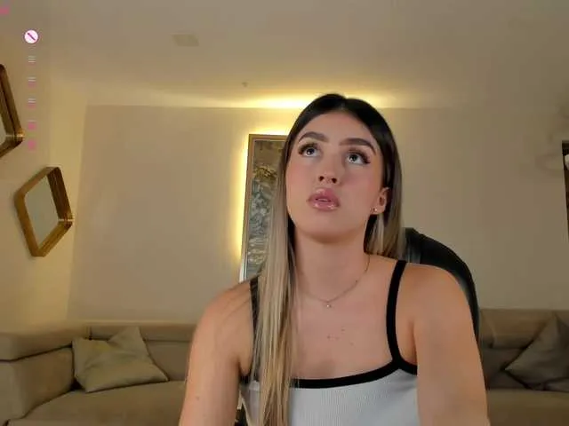 Live sex webcam photo for PaulinaSantos1 #291123156