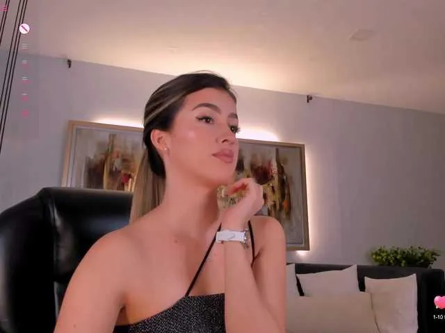 Live sex webcam photo for PaulinaSantos1 #291156993