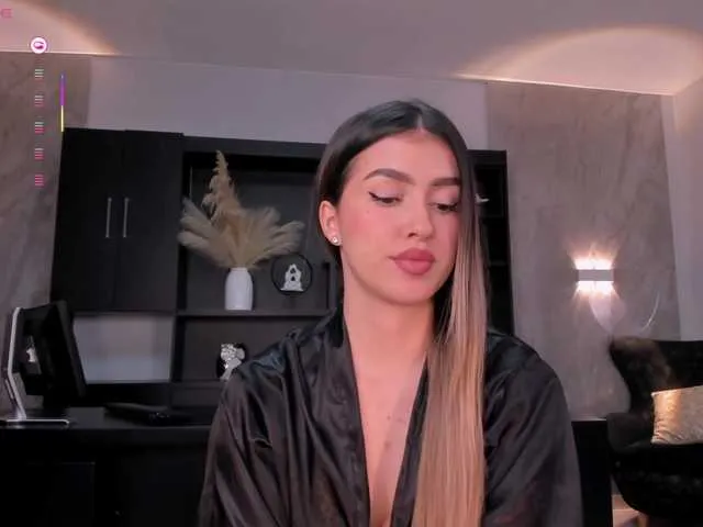 Live sex webcam photo for PaulinaSantos1 #291580394