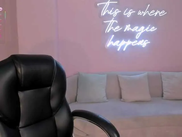 Live sex webcam photo for PaulinaSantos1 #291958649