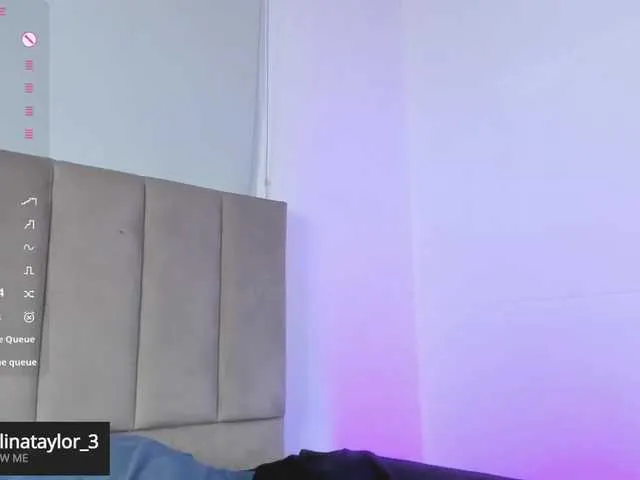 Live sex webcam photo for PaulinaTaylor #290355494