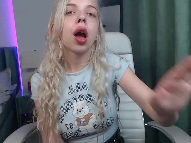 Live sex webcam photo for Pauline-Wells #274463017