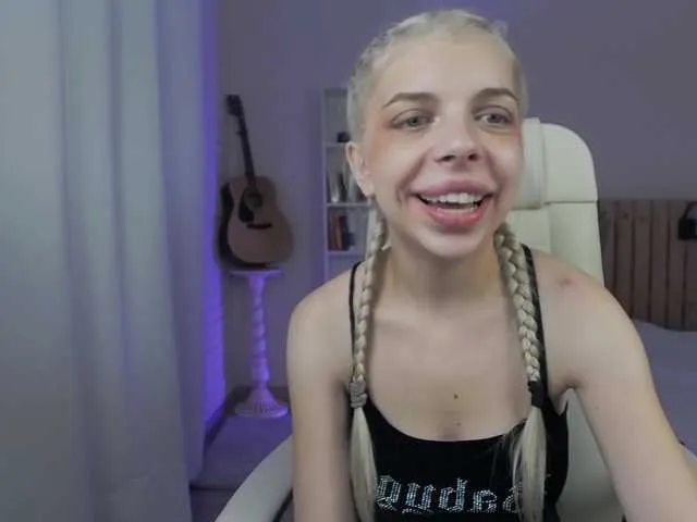 Live sex webcam photo for Pauline-Wells #274485002