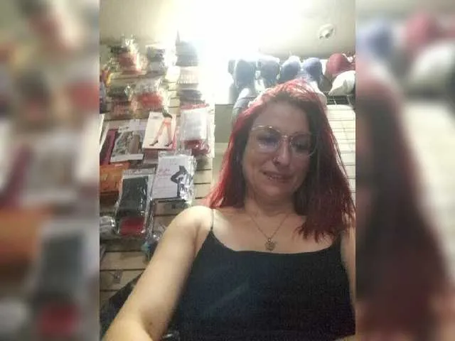 Live sex webcam photo for Pauula28 #277930052