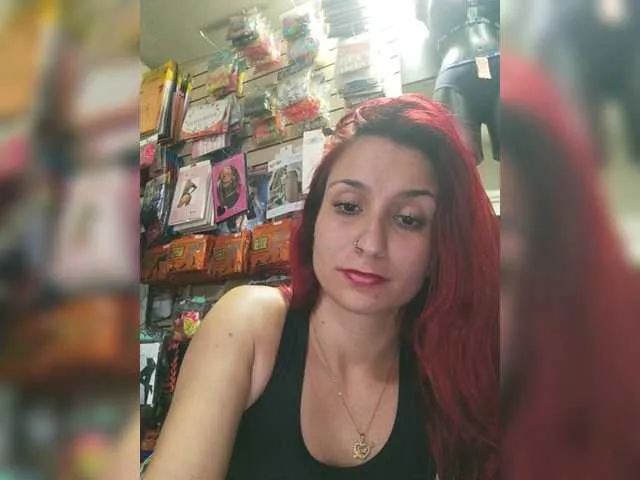 Live sex webcam photo for Pauula28 #277994917