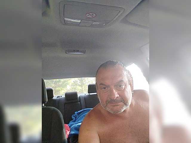 Live sex webcam photo for Pavarotis #275572435