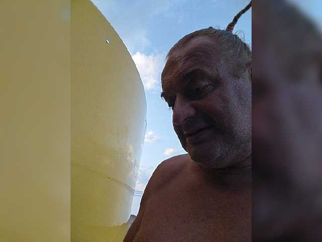 Live sex webcam photo for Pavarotis #275621757