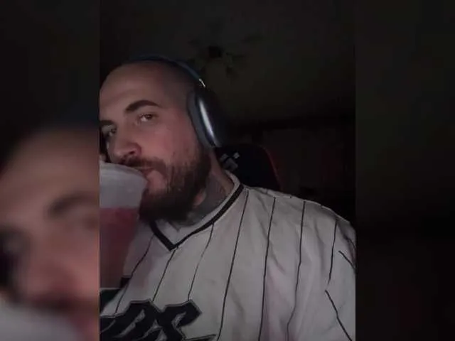 Live sex webcam photo for Pavl0dar #292159138