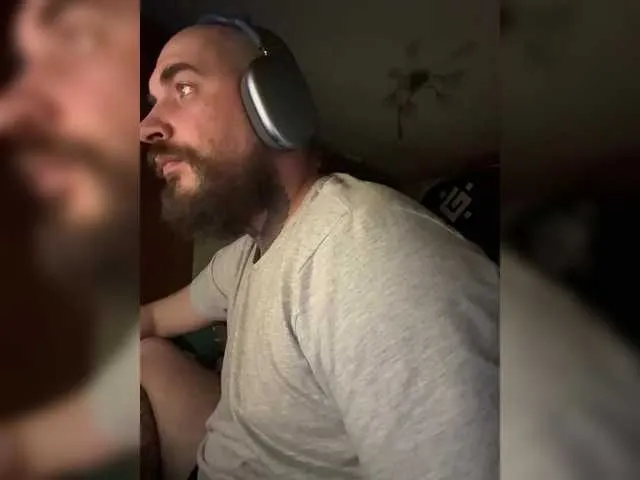 Live sex webcam photo for Pavl0dar #292302665