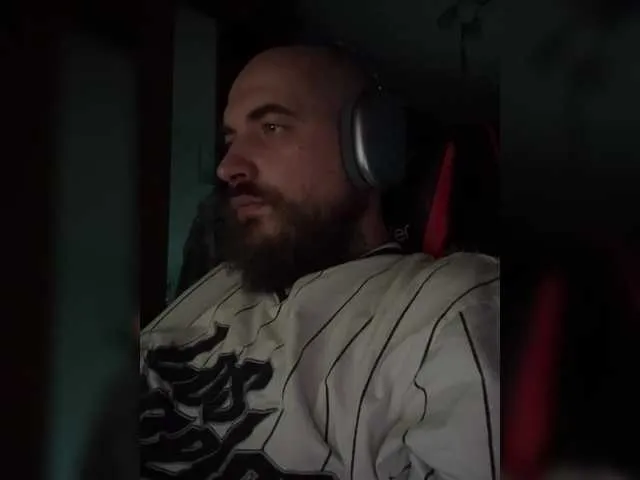 Live sex webcam photo for Pavl0dar #292398358