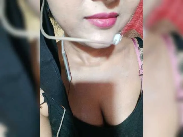 Live sex webcam photo for PayalHot #276930356