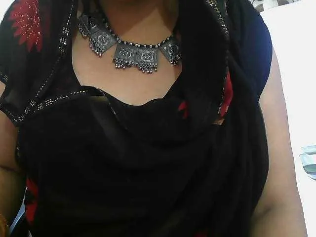 Live sex webcam photo for Payalx #275473247