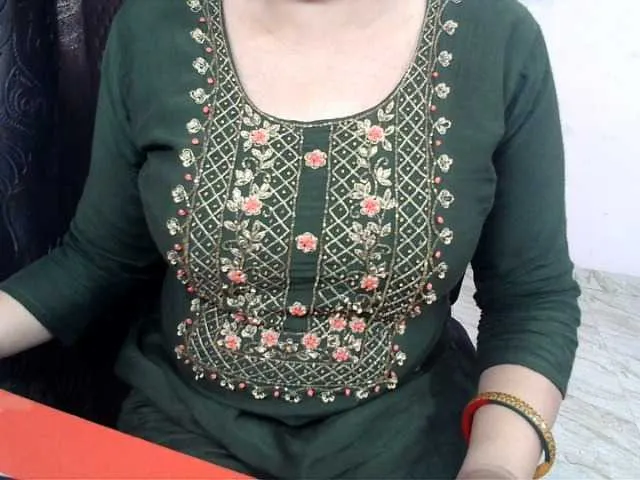 Live sex webcam photo for Payalx #277782029