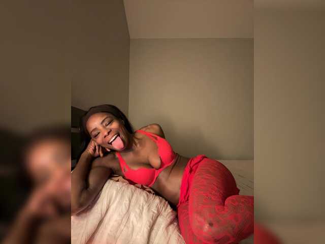 Live sex webcam photo for Peachyz #293206030