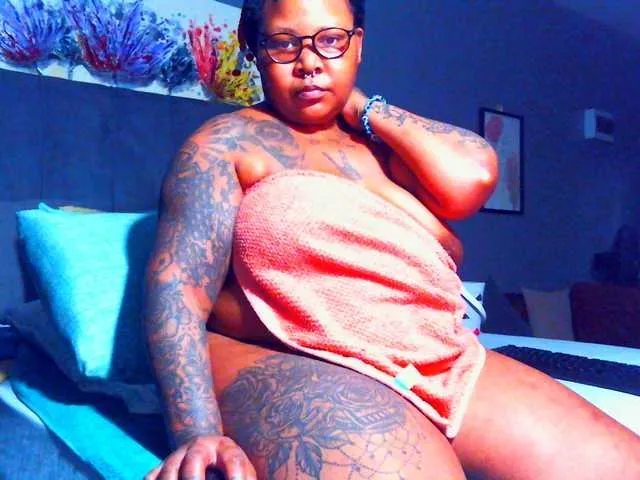 Live sex webcam photo for PearBlu38 #291106244