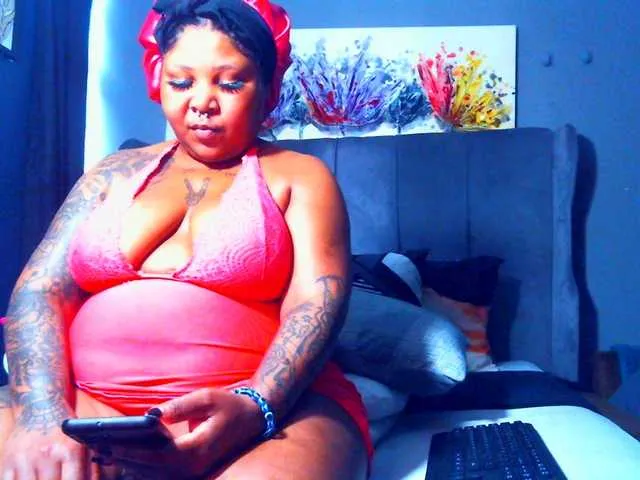 Live sex webcam photo for PearBlu38 #291330217