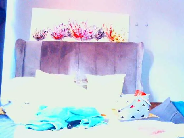 Live sex webcam photo for PearBlu38 #291478209