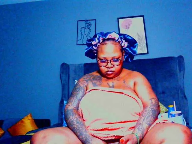 Live sex webcam photo for PearBlu38 #292068888