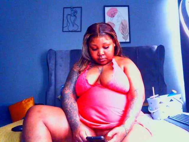 Live sex webcam photo for PearBlu38 #292213391