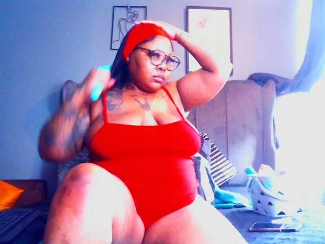 Live sex webcam photo for PearBlu38 #292375941