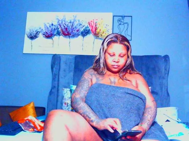 Live sex webcam photo for PearBlu38 #292539957