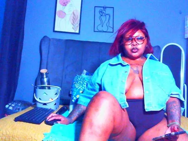 Live sex webcam photo for PearBlu38 #293311934