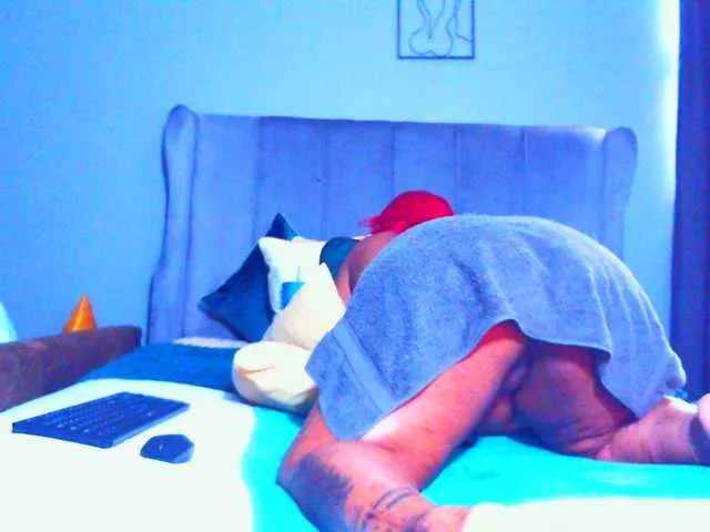 Live sex webcam photo for PearBlu38 #293499332