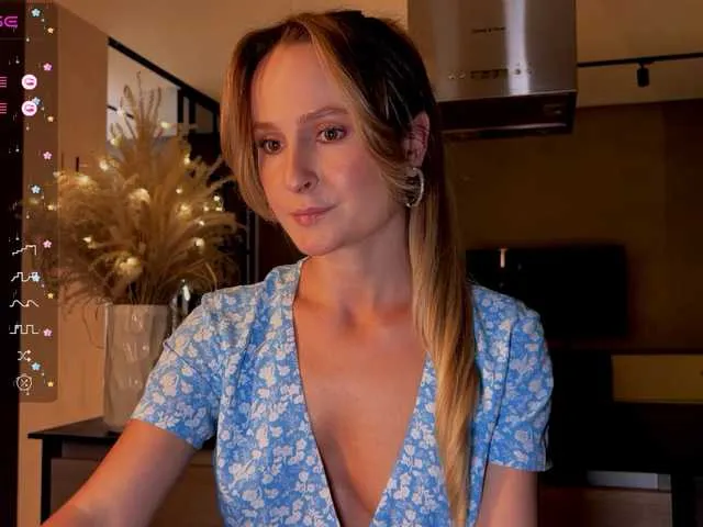 Live sex webcam photo for Peeach #290282594