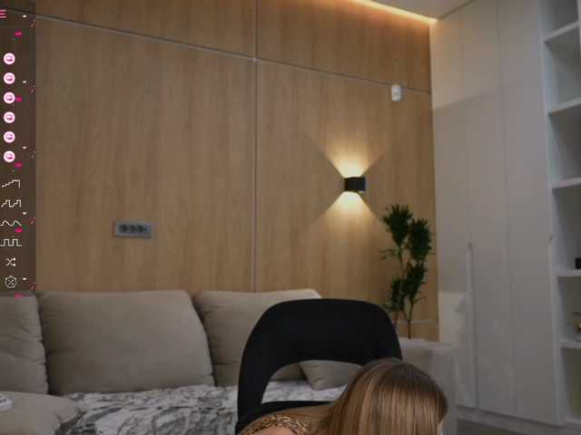 Live sex webcam photo for Peeach #291072447