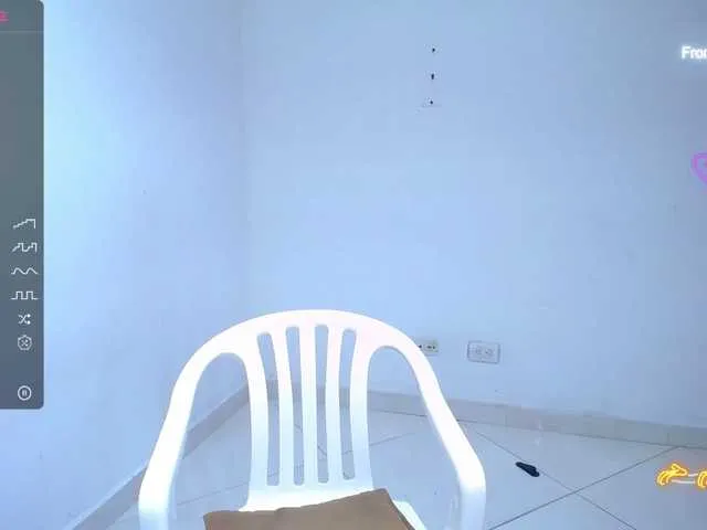 Live sex webcam photo for Peeyton--11 #276250939