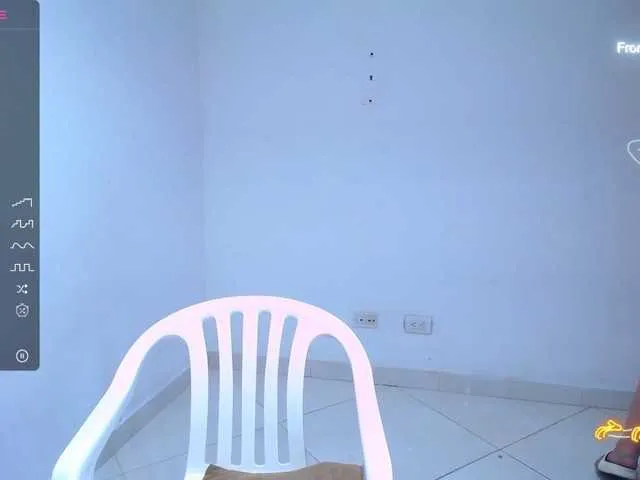 Live sex webcam photo for Peeyton--11 #276257379