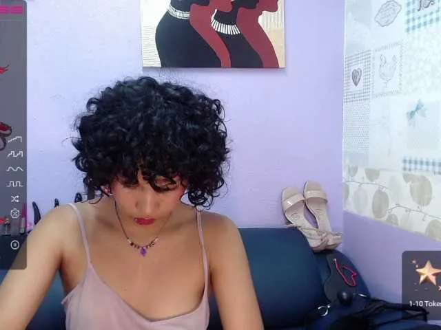 Live sex webcam photo for PeggyFun #275658296