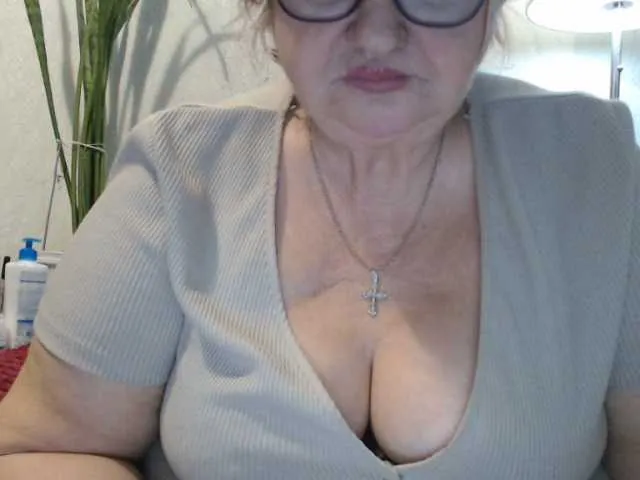 Live sex webcam photo for PeggySoft #292744340