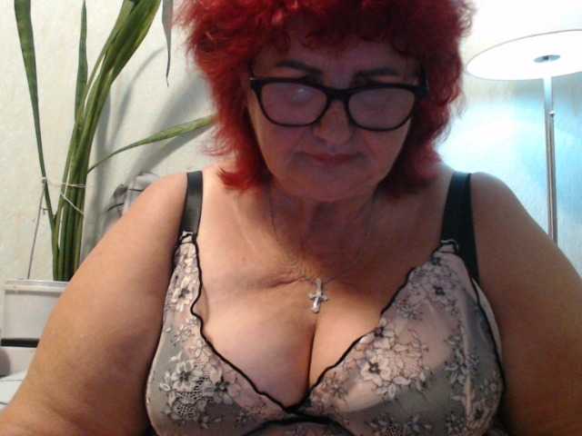 Live sex webcam photo for PeggySoft #294295547