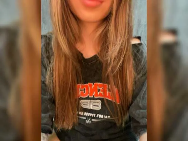 Live sex webcam photo for Pekkaboo #275578901