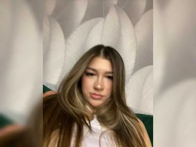 Live sex webcam photo for Pekkaboo #276104540