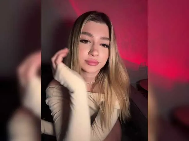 Live sex webcam photo for Pekkaboo #290671720