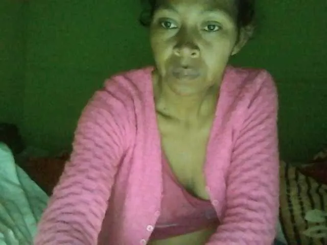 Live sex webcam photo for Pelerinnah #278304013