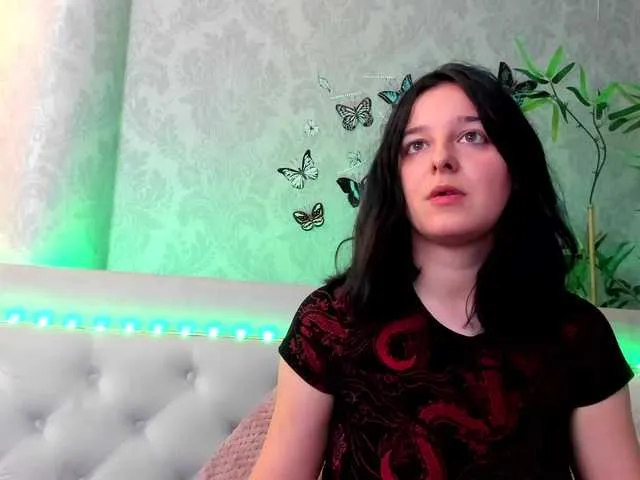 Live sex webcam photo for PennyDolce #276755481