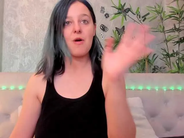 Live sex webcam photo for PennyDolce #277223461