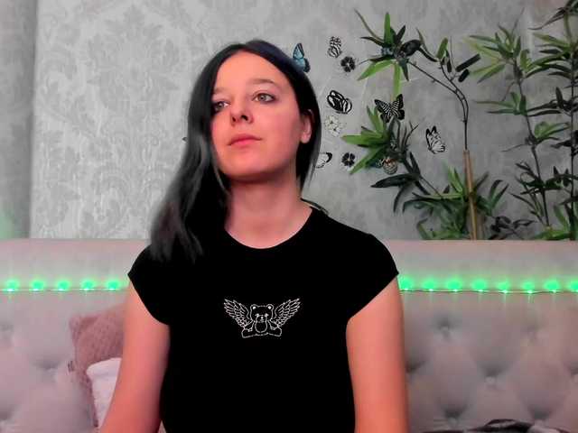 Live sex webcam photo for PennyDolce #277244632