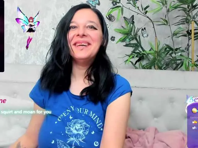 Live sex webcam photo for PennyDolce #277507163