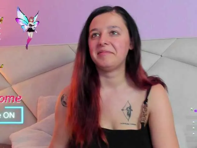 Live sex webcam photo for PennyDolce #291321973