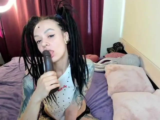 Live sex webcam photo for Peony-5 #273651327