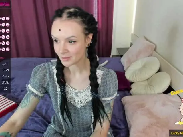 Live sex webcam photo for Peony-5 #273884328