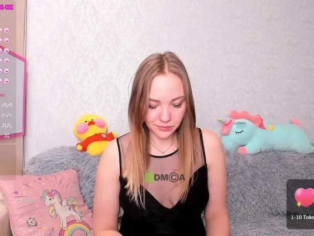 Live sex webcam photo for Pepetka22 #272425752